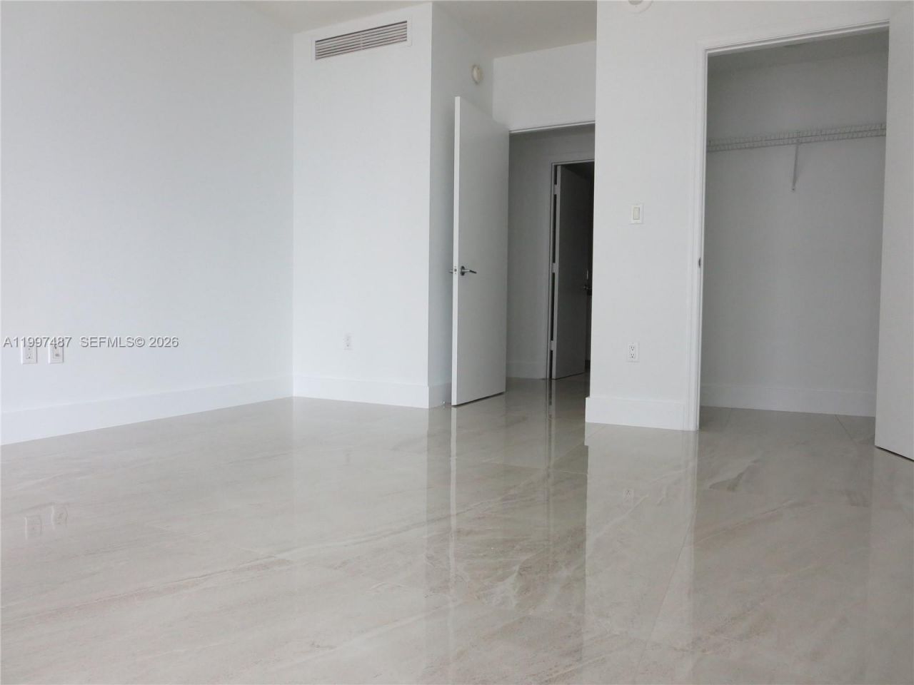 500 Brickell Ave , Unit 3006, Miami, FL 33131 Photo