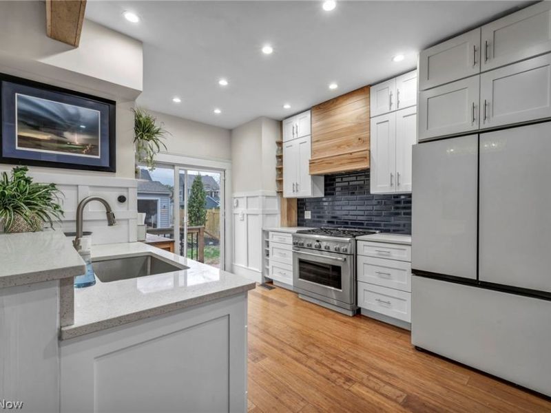 1302 Bonnieview Avenue , Lakewood, OH 44107 Photo 11