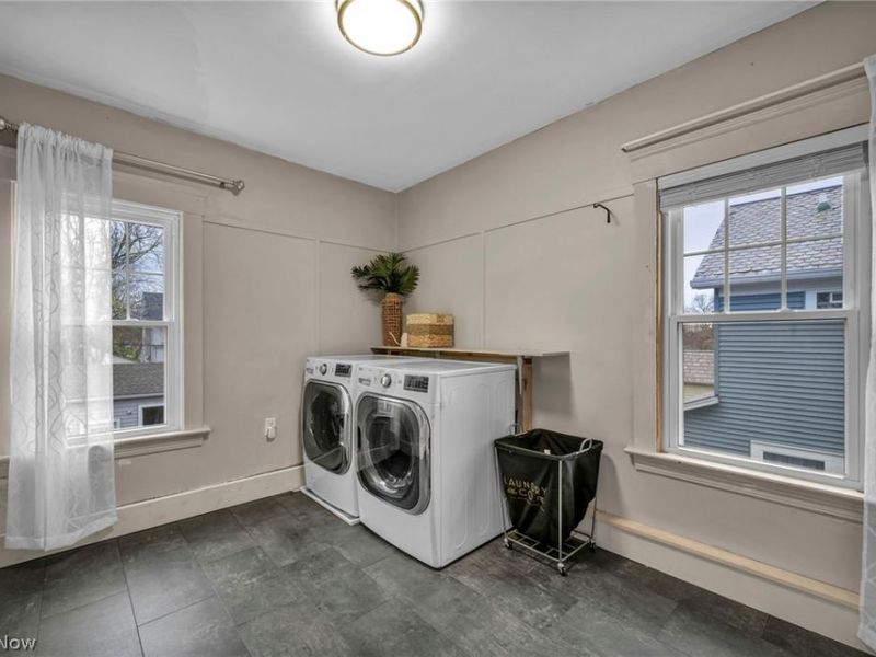 1302 Bonnieview Avenue , Lakewood, OH 44107 Photo 33