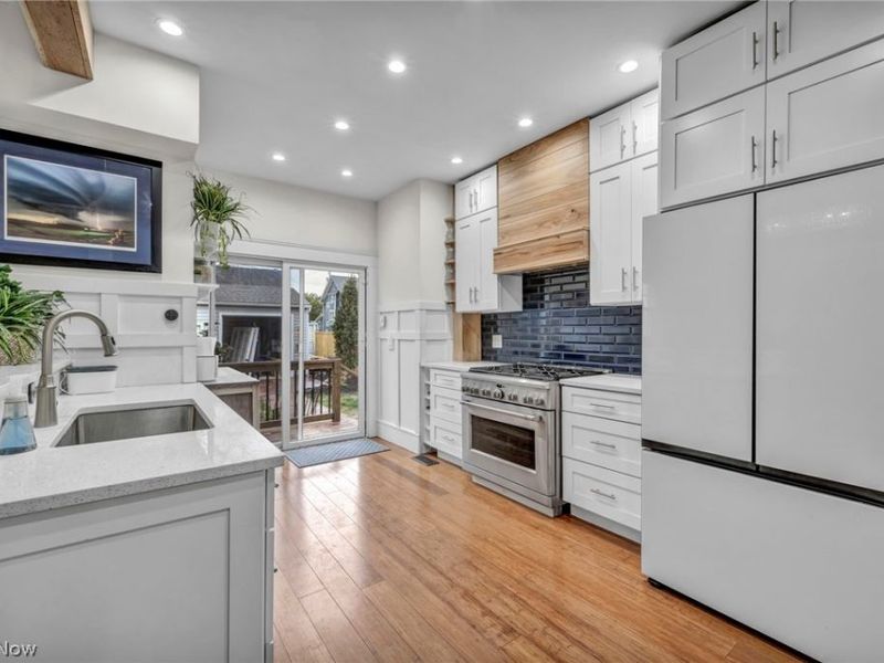 1302 Bonnieview Avenue , Lakewood, OH 44107 Photo 7