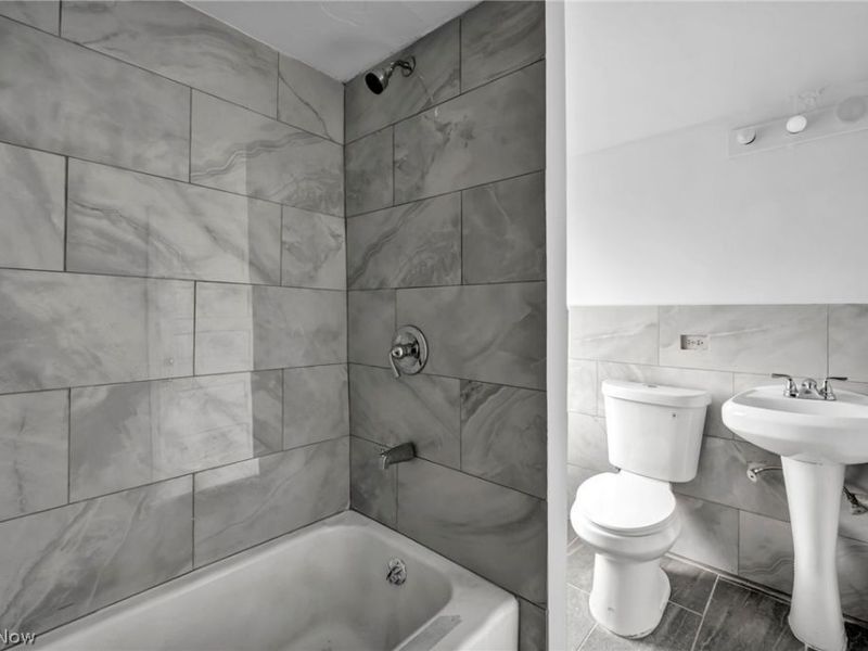 12831 Carrington Avenue, Cleveland, OH 44135 Photo 21