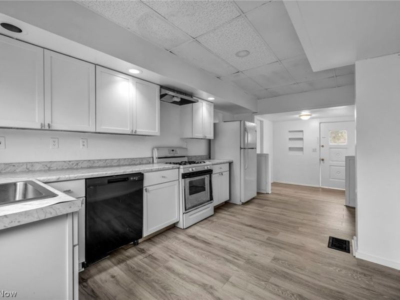 12831 Carrington Avenue, Cleveland, OH 44135 Photo 3