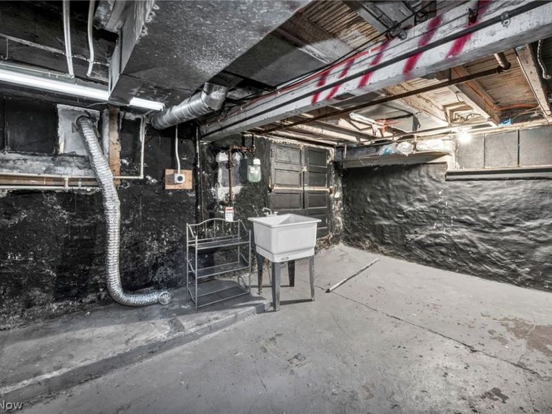 12831 Carrington Avenue, Cleveland, OH 44135 Photo 30