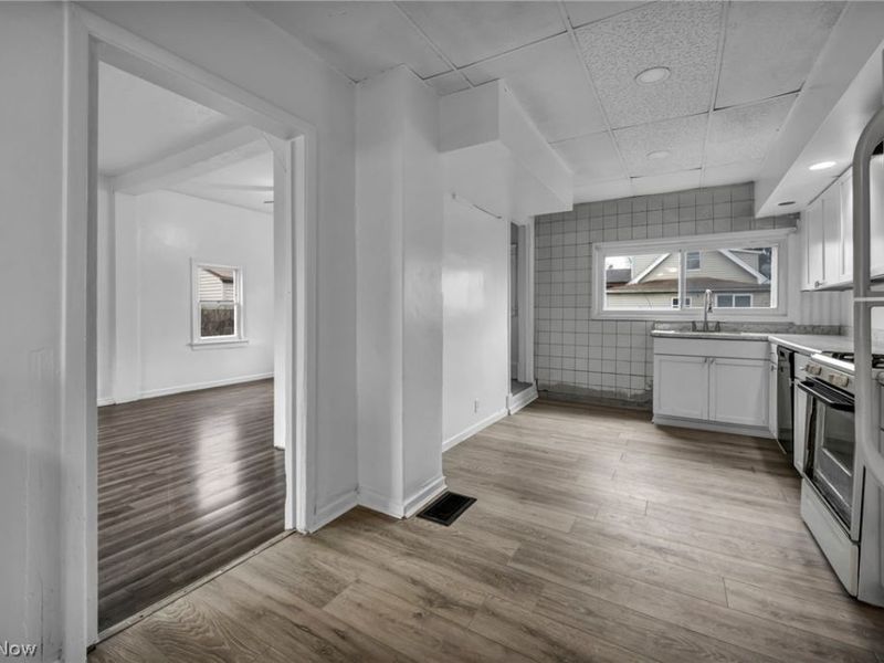 12831 Carrington Avenue, Cleveland, OH 44135 Photo 4