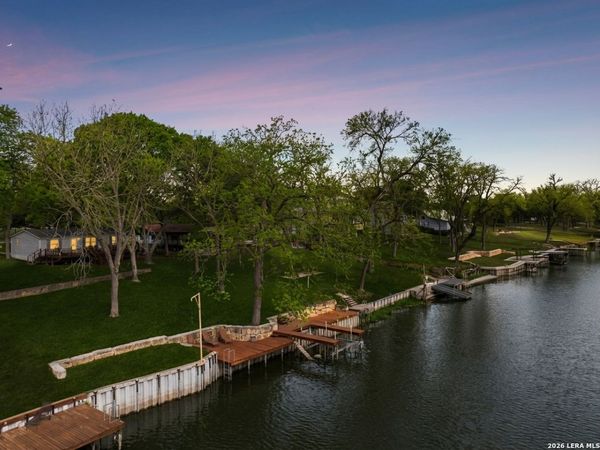 344 Shangrila Ln, New Braunfels, TX 78130