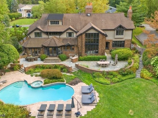 54 Hamilton Dr, North Caldwell, NJ 07006