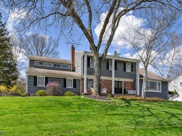 15 Rockledge Ter, Pequannock, NJ 07444