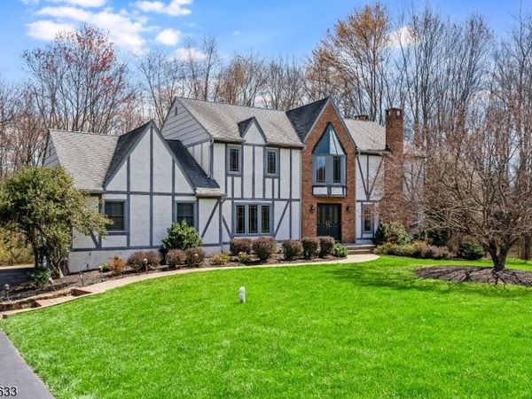 5 Darnay Rd, Morris, NJ 07960