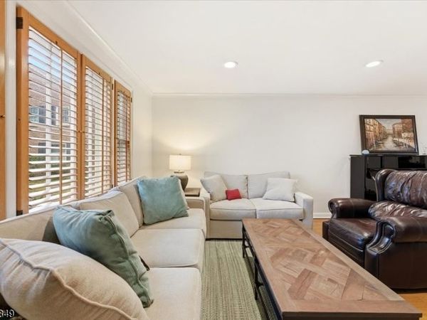 260 Walnut St, Unit 9, Westfield, NJ 07090