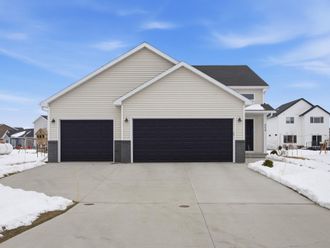 454 Skylane Street Kindred, ND 58051