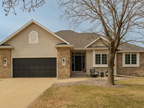2945 Stonegate Court SW, Rochester, MN 55902
