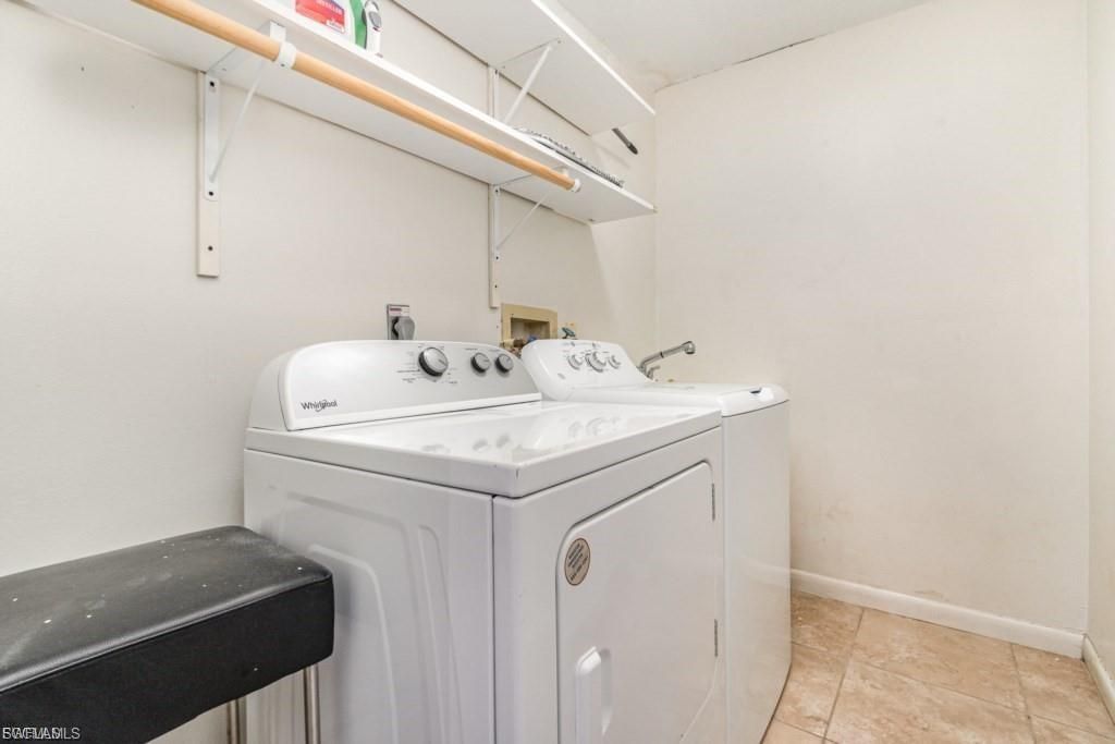 922 SE 25th Ln , Cape Coral, FL 33904 Photo