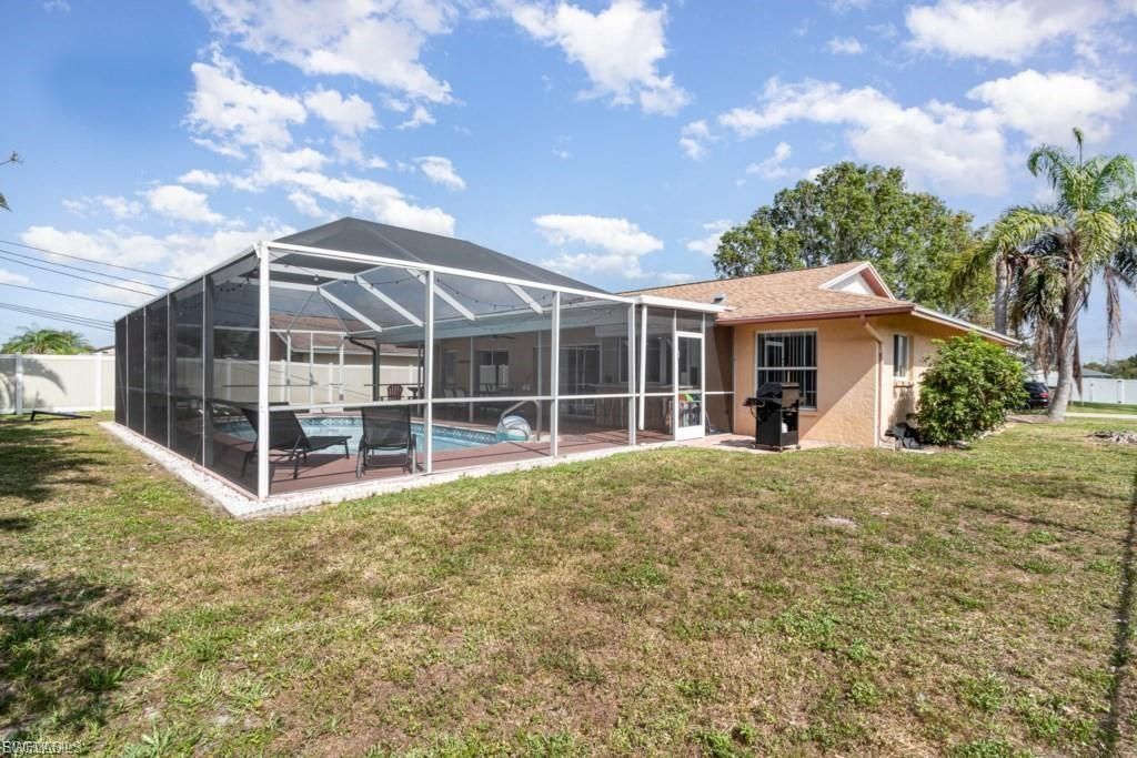 922 SE 25th Ln , Cape Coral, FL 33904 Photo
