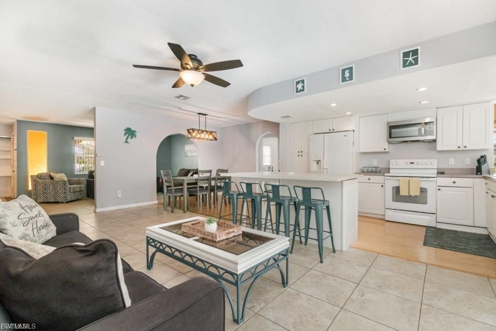 922 SE 25th Ln , Cape Coral, FL 33904 Photo