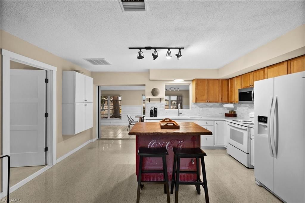 2331 Lemon St, Saint James City, FL 33956 Photo