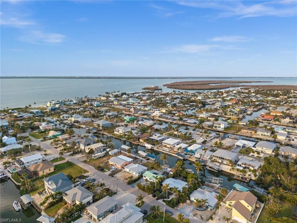 2331 Lemon St , Saint James City, FL 33956 Photo