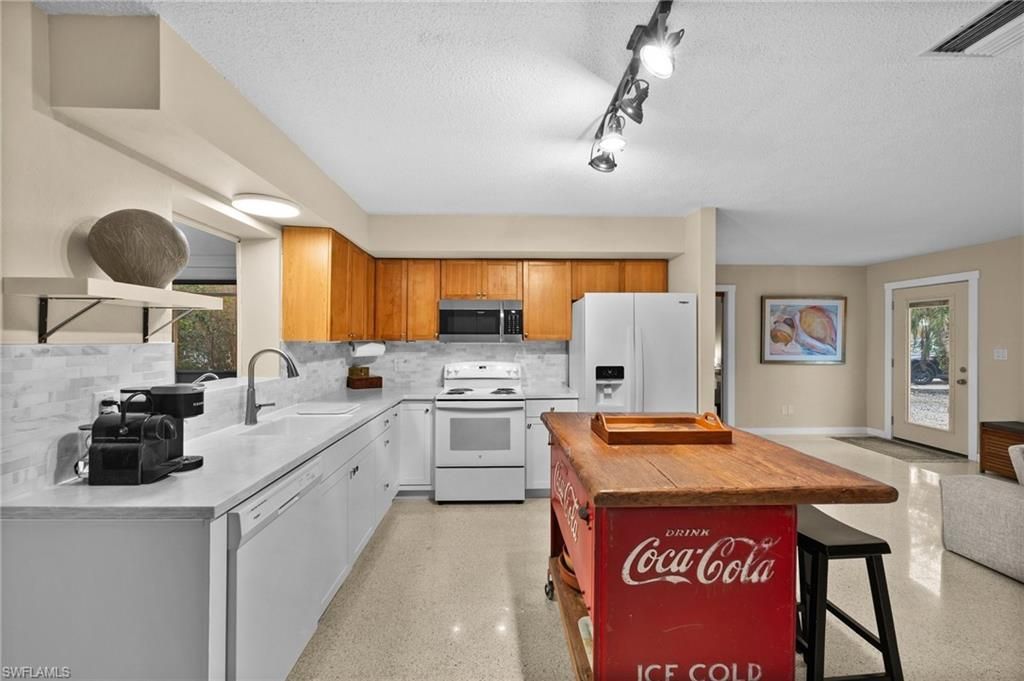 2331 Lemon St, Saint James City, FL 33956 Photo