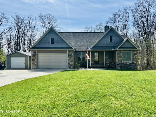 80 Upper Eagles Nest Rd Rd, Crab Orchard, TN 37723