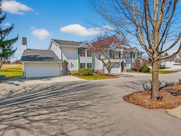 N74W23475 Water Tower COURT, Unit E2, Sussex, WI 53089