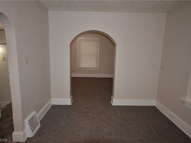 486 Howe Street, Akron, OH 44307 Photo 10