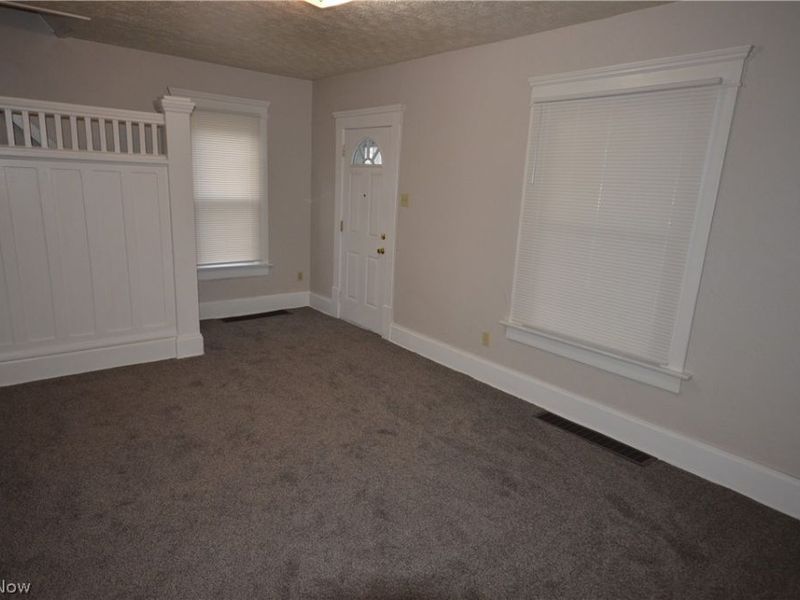 486 Howe Street, Akron, OH 44307 Photo 11