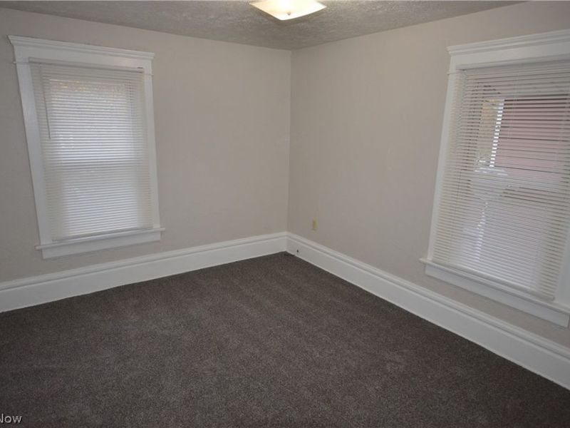 486 Howe Street, Akron, OH 44307 Photo 14