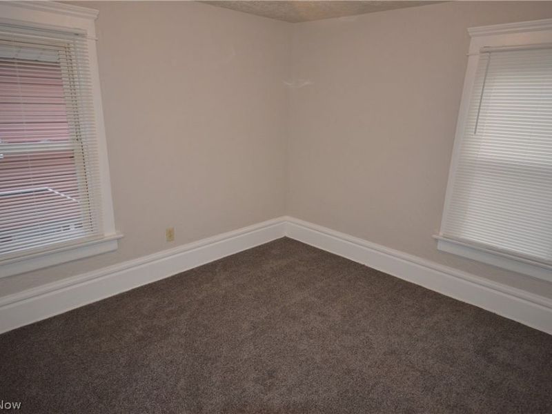 486 Howe Street, Akron, OH 44307 Photo 15