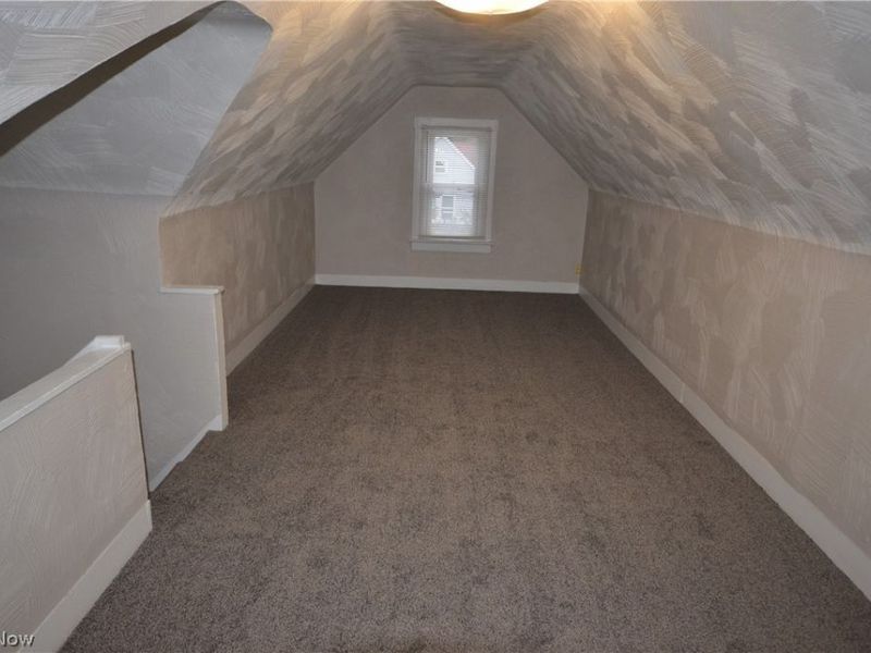 486 Howe Street, Akron, OH 44307 Photo 17