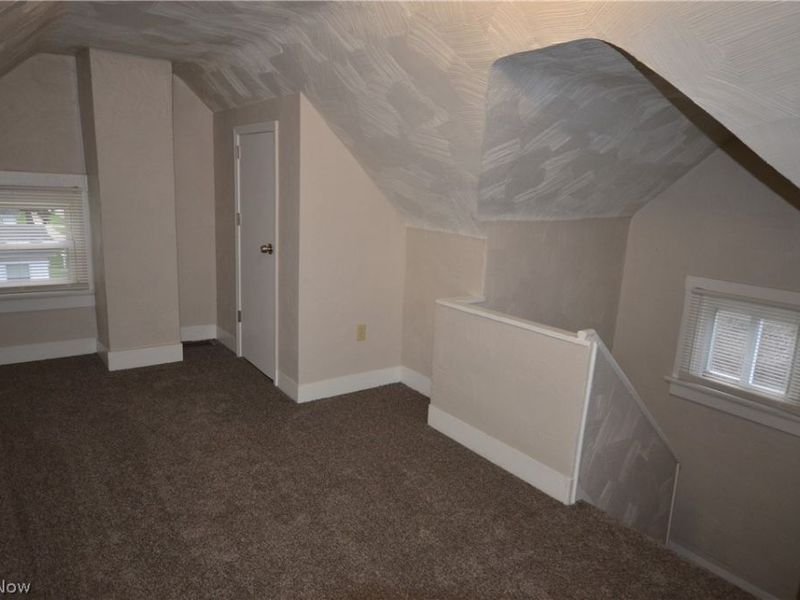 486 Howe Street, Akron, OH 44307 Photo 18