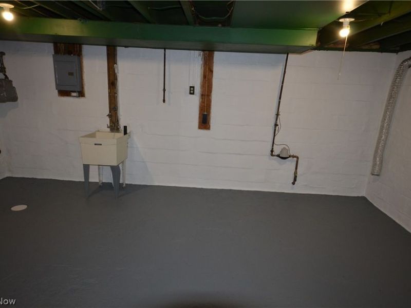 486 Howe Street, Akron, OH 44307 Photo 19