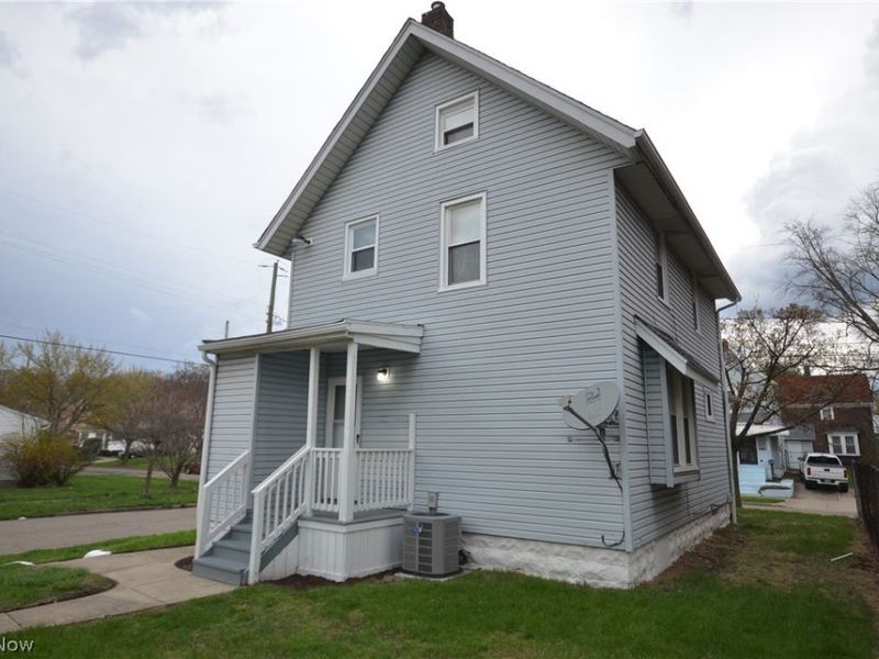 486 Howe Street, Akron, OH 44307 Photo 5