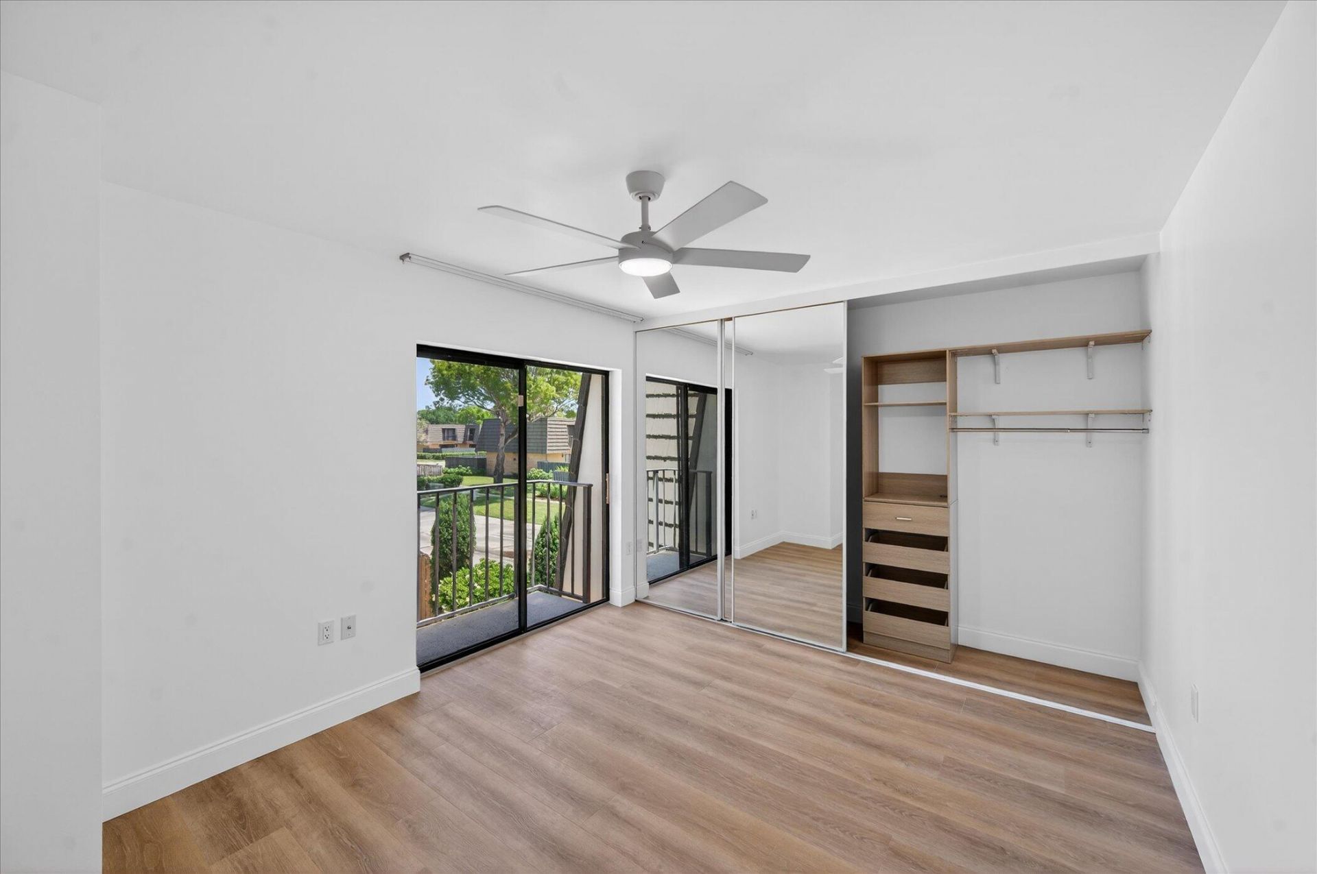 1617 16th Way, West Palm Beach, FL 33407 Photo