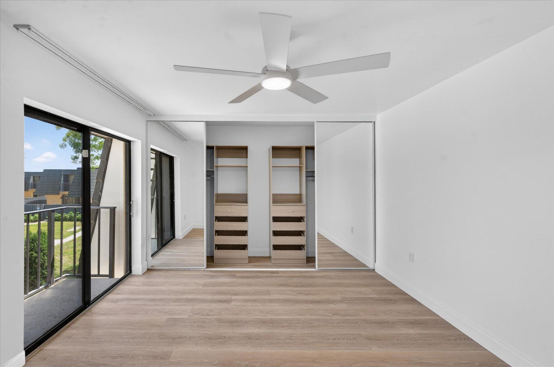 1617 16th Way, West Palm Beach, FL 33407 Photo