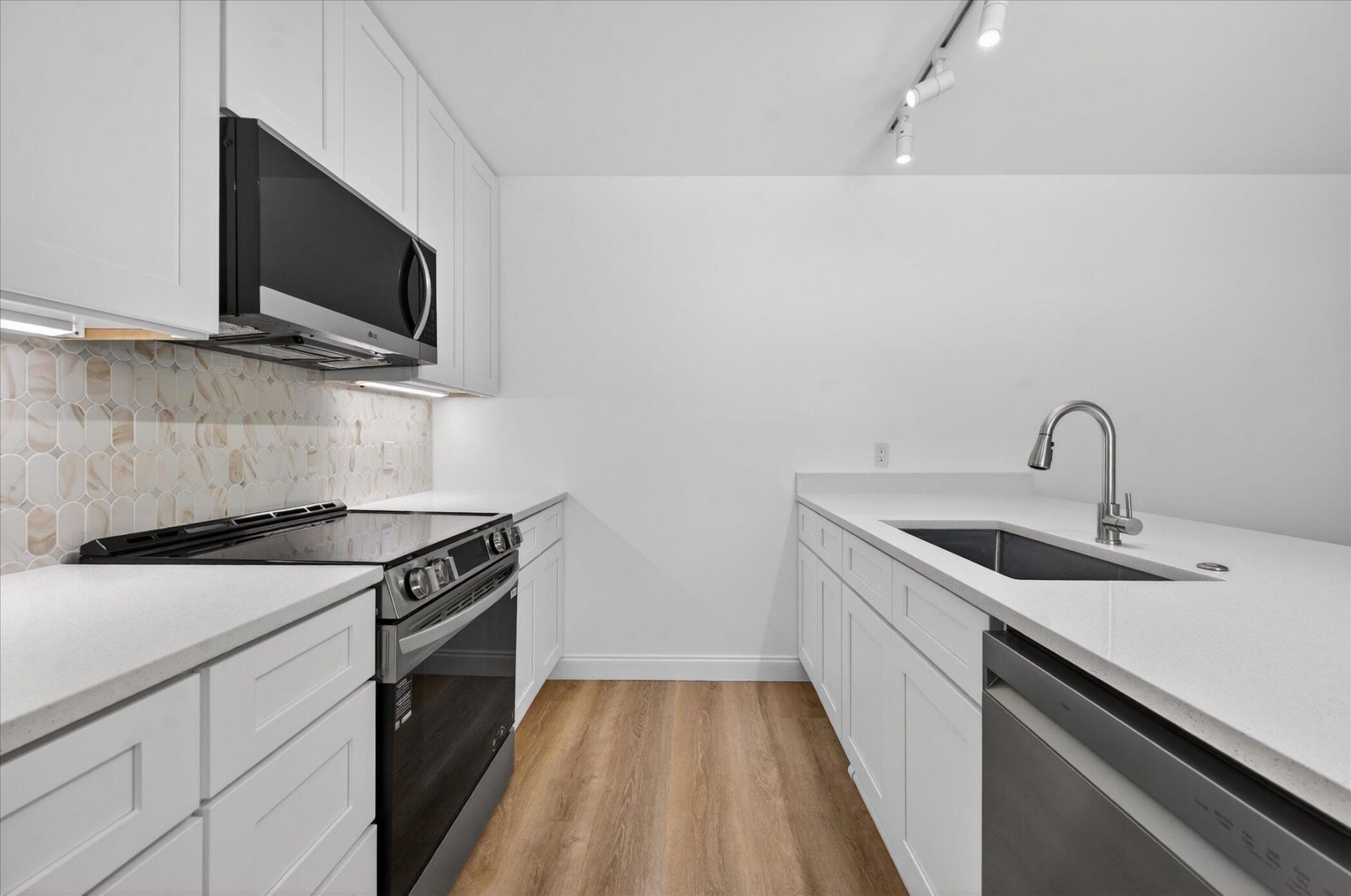 1617 16th Way, West Palm Beach, FL 33407 Photo