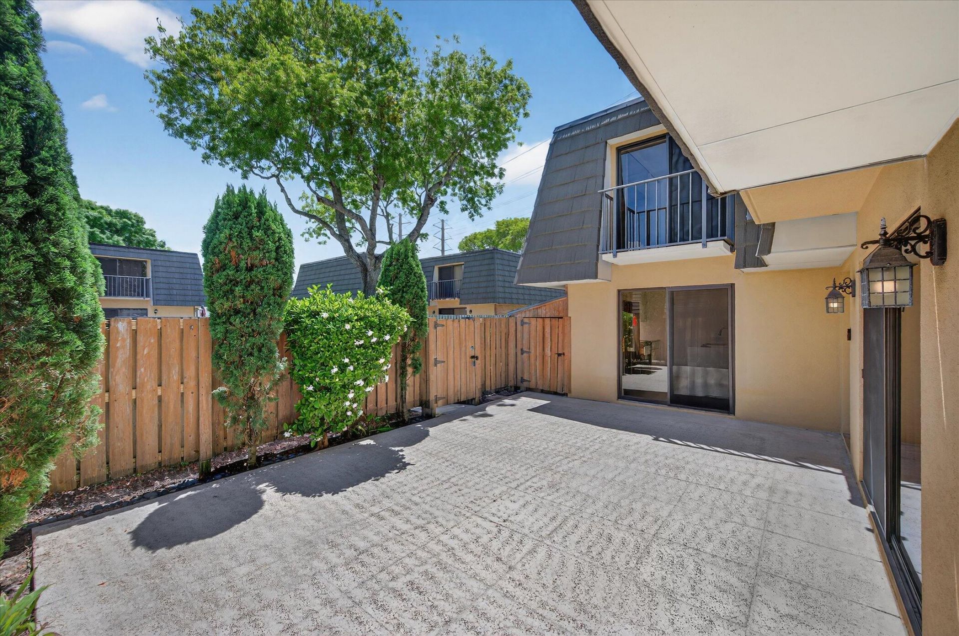 1617 16th Way, West Palm Beach, FL 33407 Photo