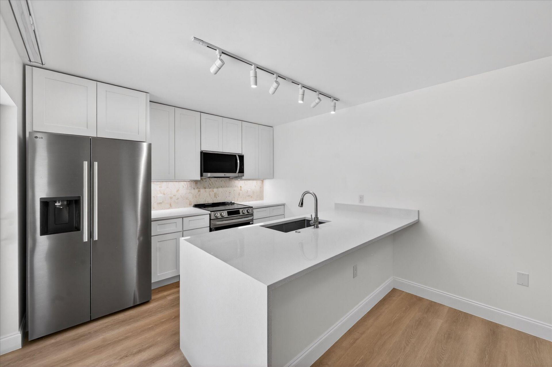 1617 16th Way, West Palm Beach, FL 33407 Photo