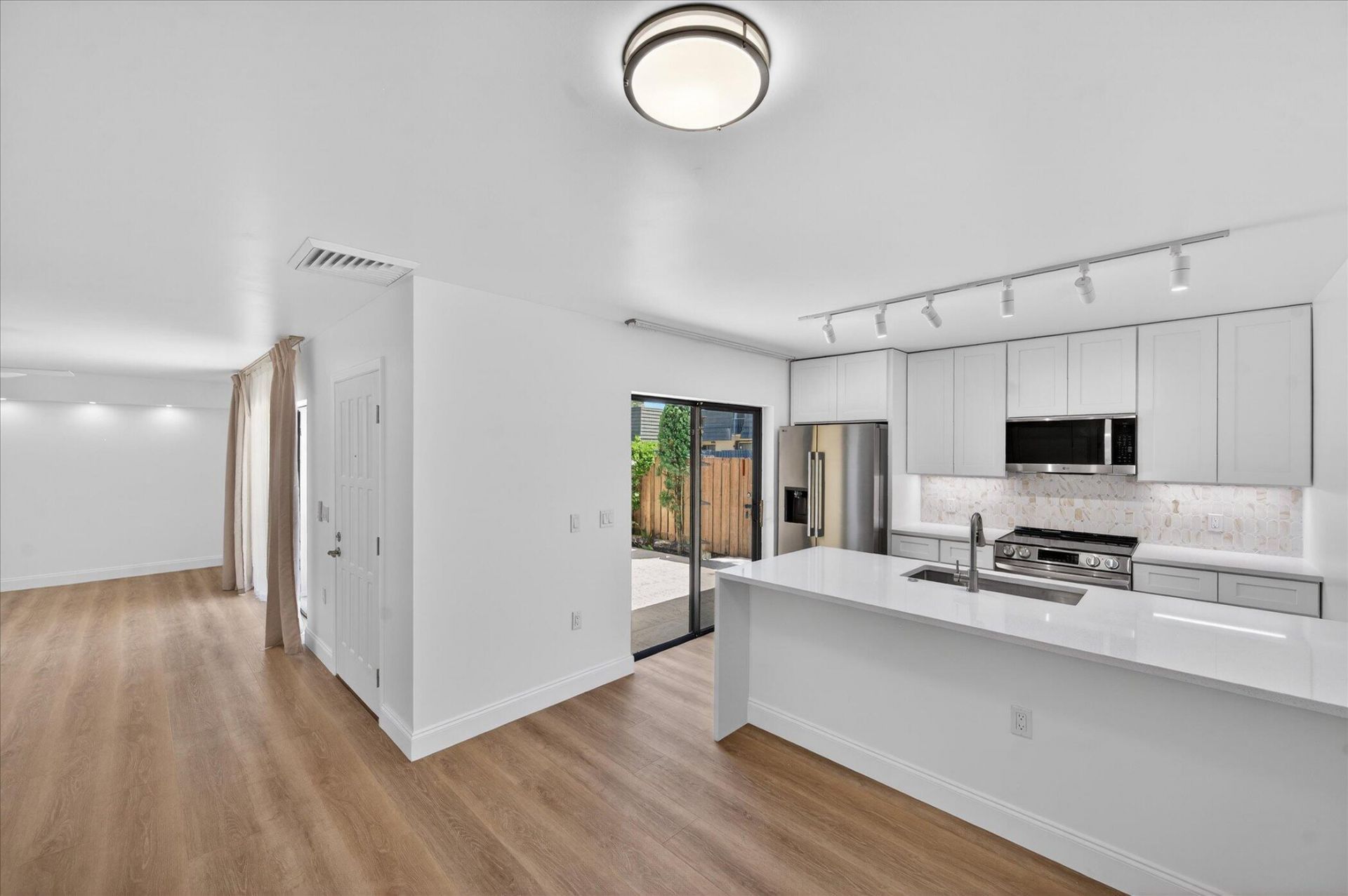 1617 16th Way, West Palm Beach, FL 33407 Photo