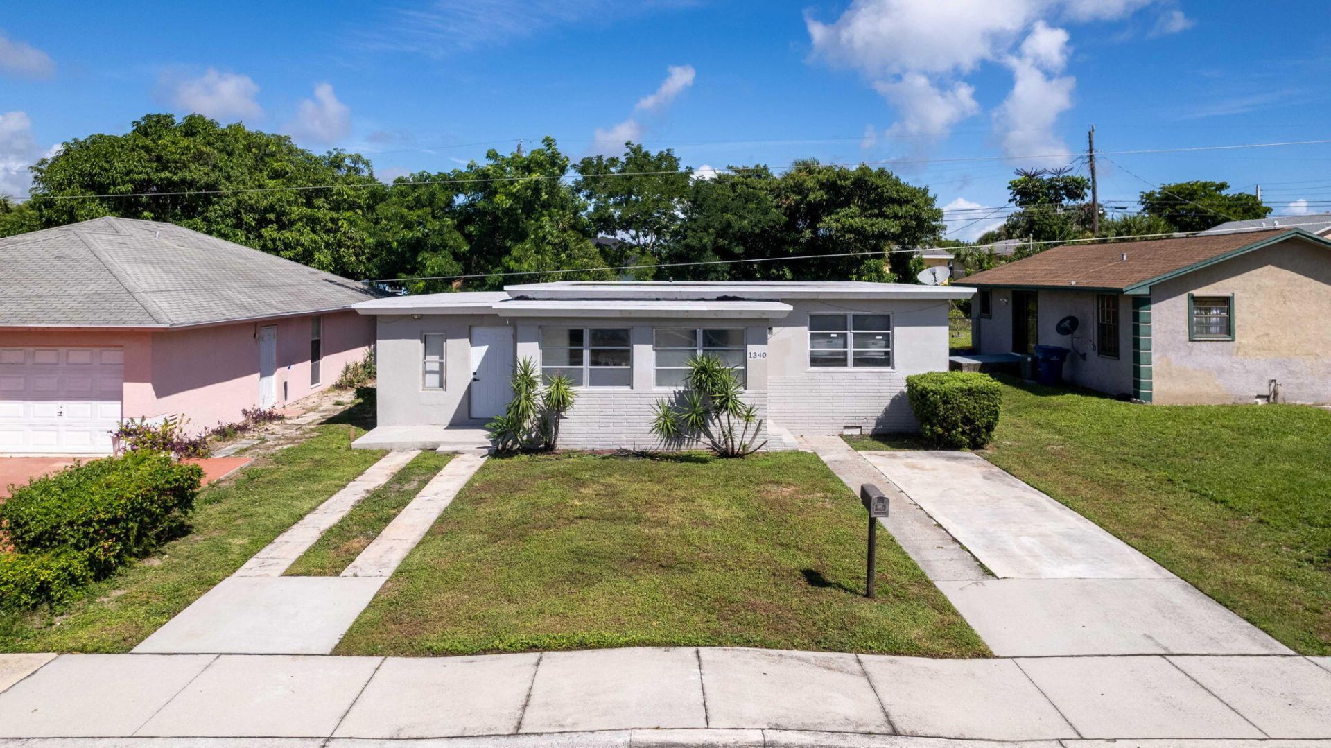 1340 W 33rd Street, West Palm Beach, FL 33404 Main Photo