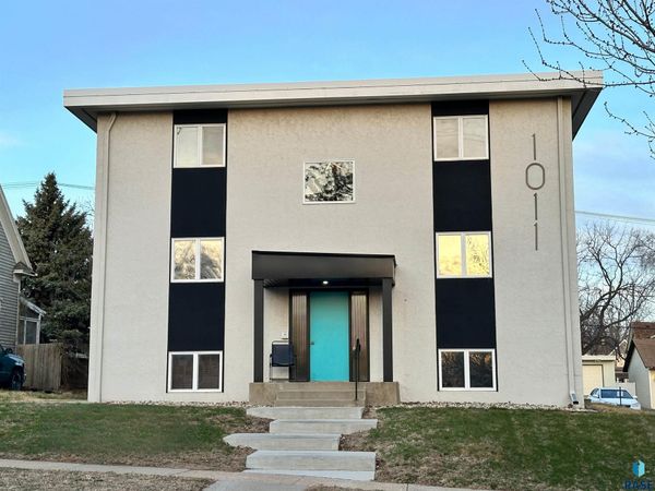 1011 S 2nd Ave, Sioux Falls, SD 57105