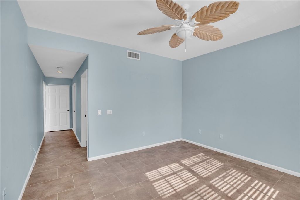 5540 N Harbor Village Drive, Unit 305, Vero Beach, FL 32967 Photo