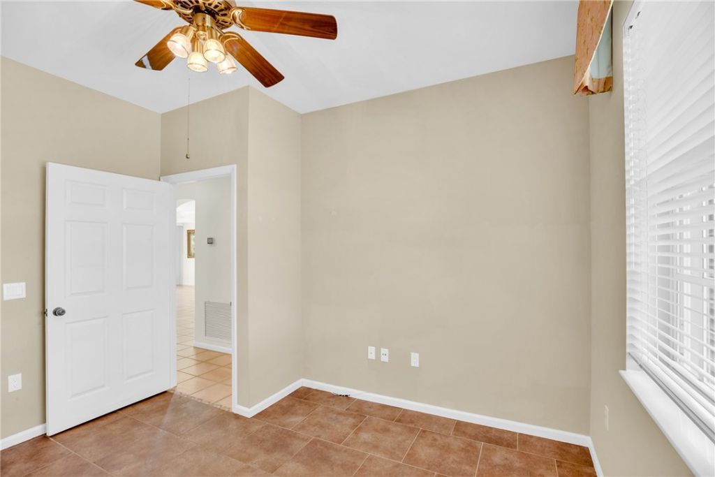 5540 N Harbor Village Drive, Unit 305, Vero Beach, FL 32967 Photo