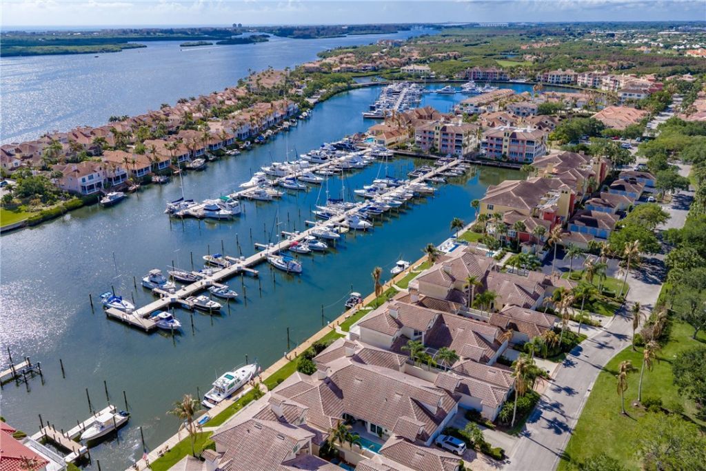 5540 N Harbor Village Drive, Unit 305, Vero Beach, FL 32967 Photo