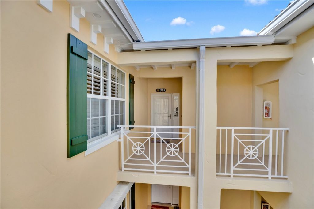 5540 N Harbor Village Drive, Unit 305, Vero Beach, FL 32967 Photo