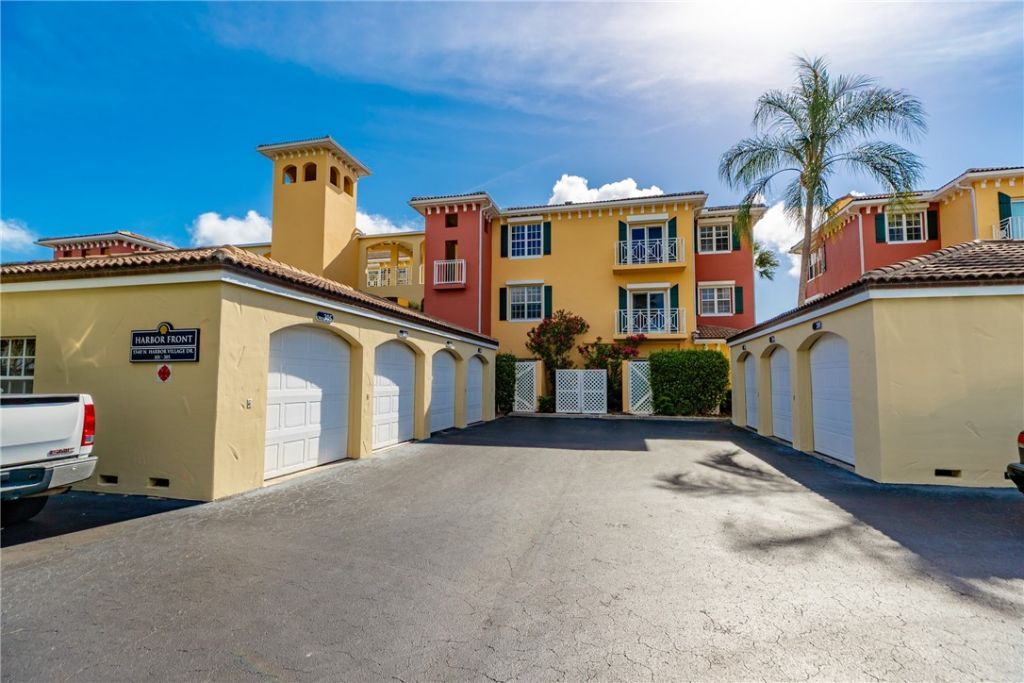 5540 N Harbor Village Drive, Unit 305, Vero Beach, FL 32967 Photo
