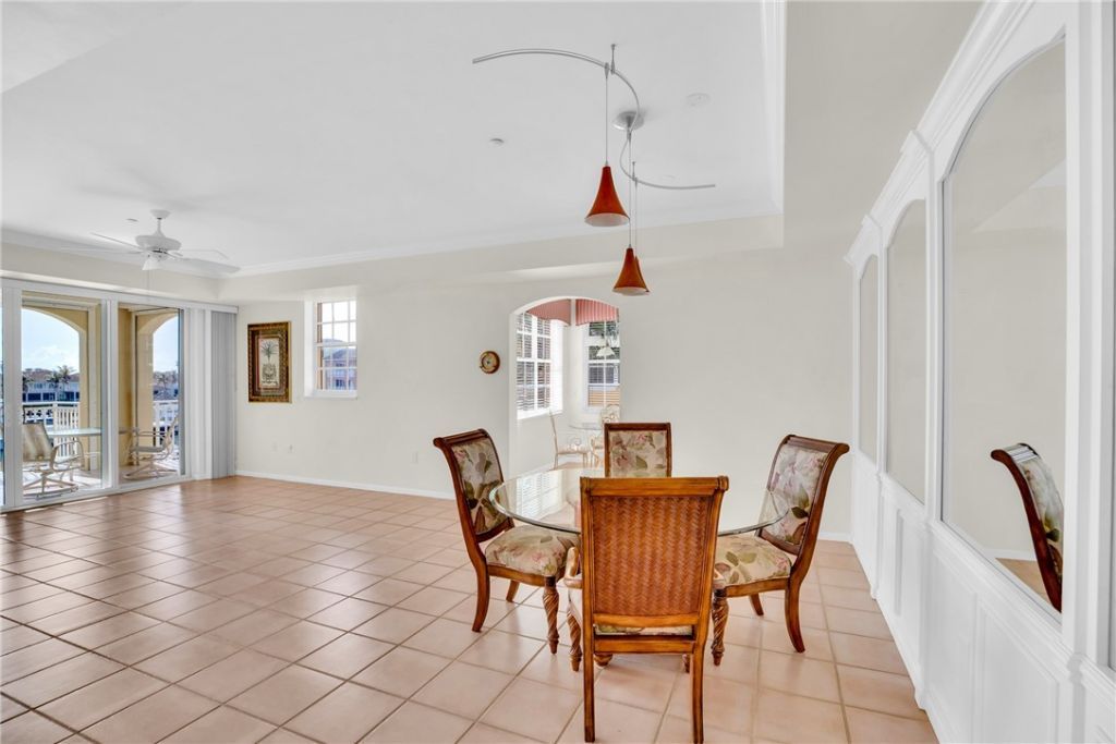 5540 N Harbor Village Drive, Unit 305, Vero Beach, FL 32967 Photo