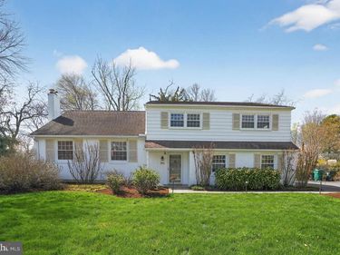 211 FAIRFIELD DRIVE, WALLINGFORD, PA 19086