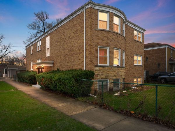 3025 W Rosemont Avenue, Chicago, IL 60659