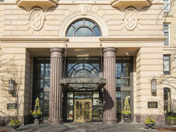 2550 N Lakeview Avenue, Unit 2205, Chicago, IL 60614