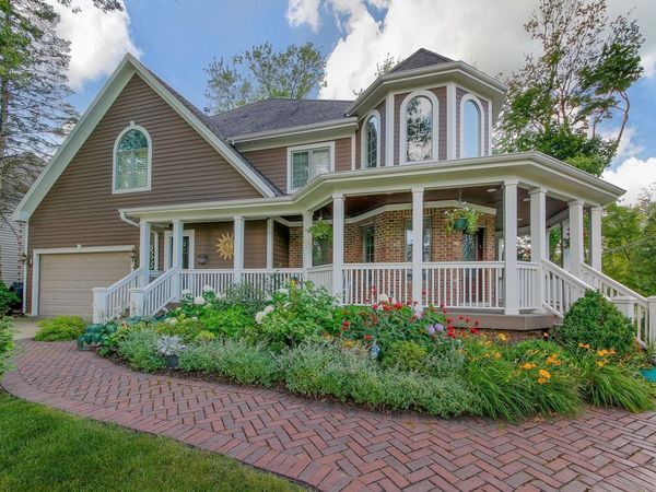 439 Hill Avenue , Glen Ellyn, IL 60137