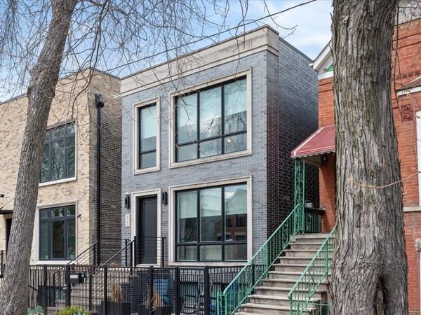 2122 W Mclean Street, Chicago, IL 60647